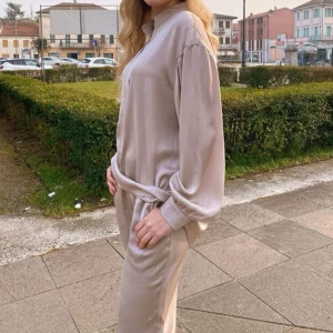 Tvådelad set - Tvådelad beige outfit 