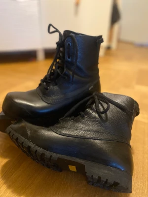 Lundhags kängor strl 39 - Fina kängor som inte blivit använda så mycket pga lite för små. 