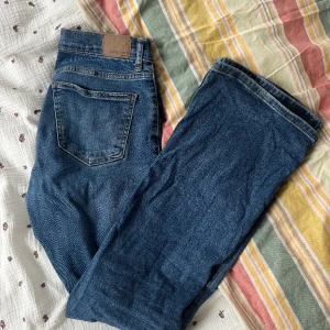 Bootcut jeans - Använda Max 10 gånger. Superfina men lite för små för mig. Frakt ingår ej🌻