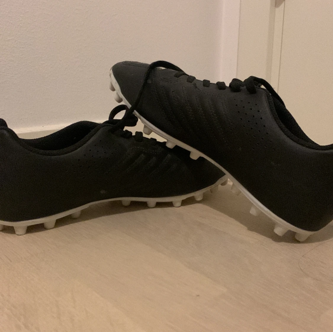 Kipsta fotbollsskor  - 90