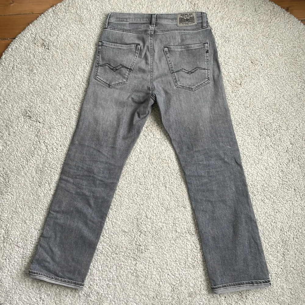 Jag säljer nu mina snygga replay jeans strl 150 cm 12A i väldigt bra skick! Pris 400 kr (kan diskuteras) ordinarie pris 799kr . Jeans & Byxor.