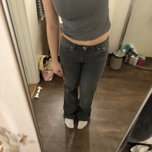 Lågmidjade jeans - Gråa lågmidjade jeans från lager 157 🩶