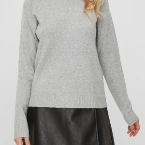 Stickadtröja - Superfin tröja från VEROMODA i storlek XS. Skriv privat för egna bilder eller eventuella frågor!💗