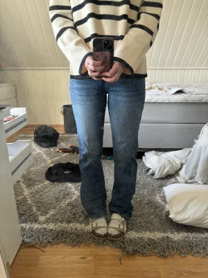 Jeans - Rensar garderoben 💕 Köpte för 599, säljer för 100☺️