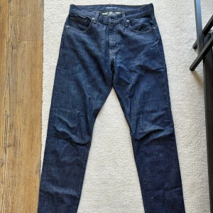 Levis made and crafted 512 - Storlek: W30L34 Färg: Rock Cod Skick: Nyskick (använda 2-3 gånger)