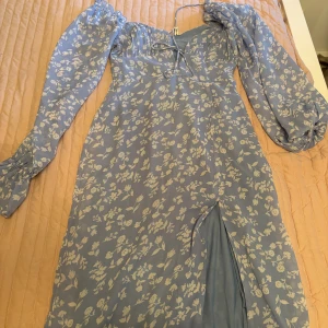 Klänning - Klänning från Nelly storlek 32, aldrig använt 