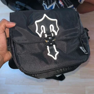 Trapstar  - Äckta trapstar väska 