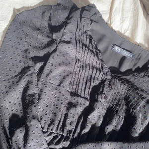 zara klänning - trendig klänning ifrån zara!