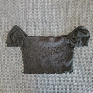 Off shoulder topp - Svart topp från HM, knappt använd 