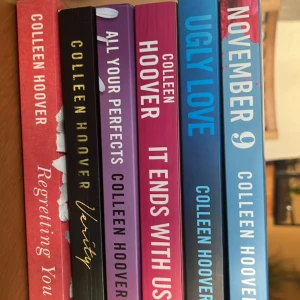 Colleen Hoover böcker  - Alla böcker är på engelska.50kr st 