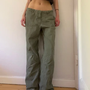 Gröna baggy byxor  - Chinos från Ralph lauren! Så snygg passform 😍är 175 cm