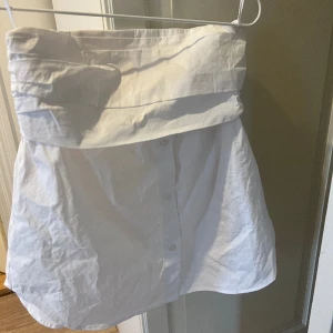 Topp från zara - Topp från zara, säljer då den är för liten🥰