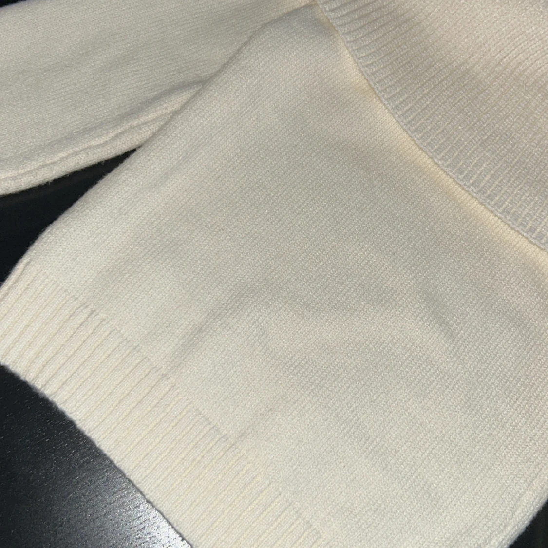 Off shoulder stickad tröja vit/ kräm vit - 91