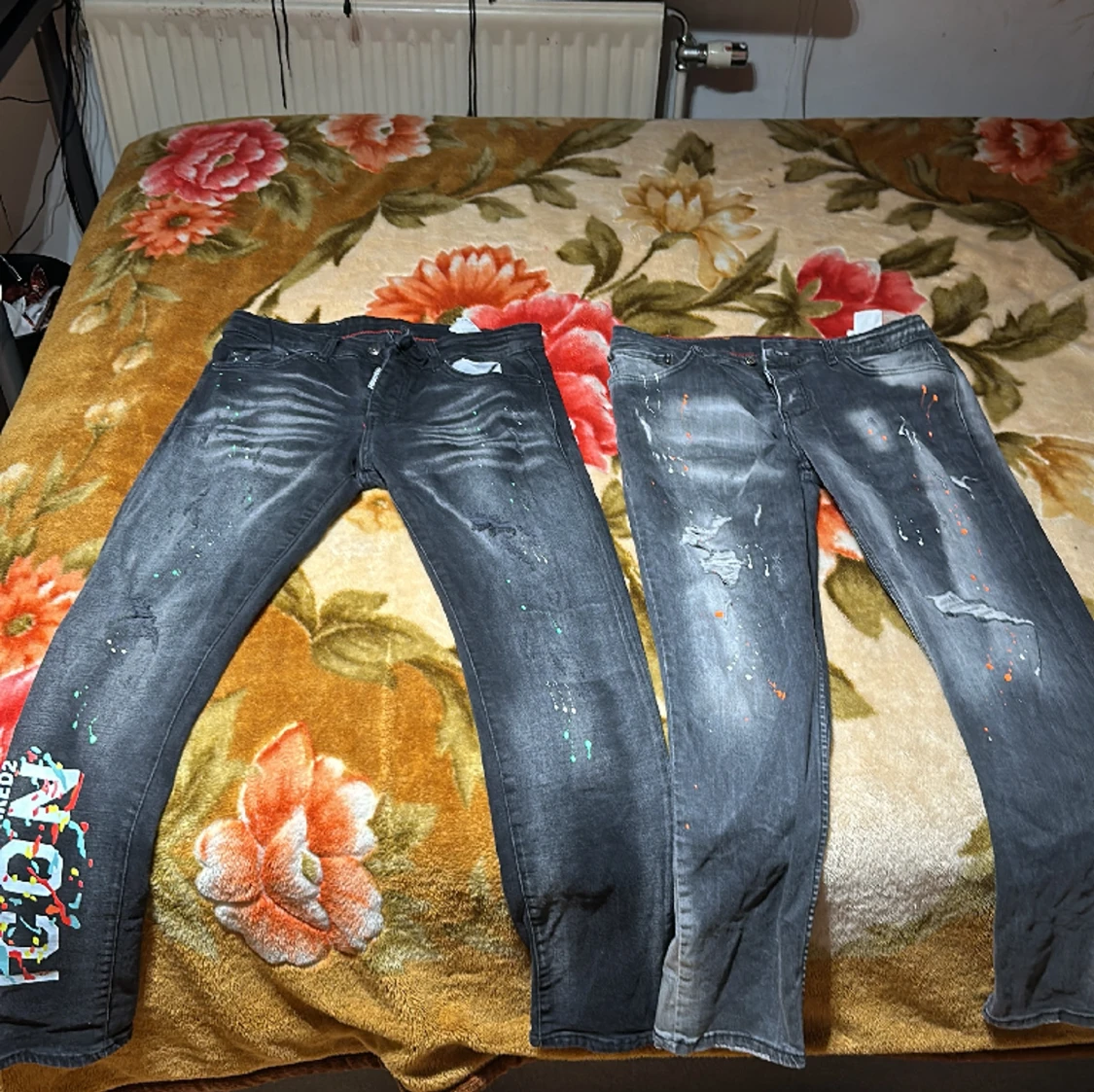 Två par dsquared2 jeans