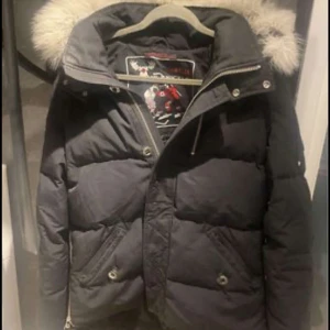 Moose Knuckles jacka - Nypris 13000