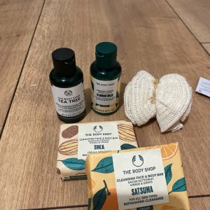 ett kit med body shop  - aldrig använda! luktar så gott ! meddela mej för fler bilder ❤️