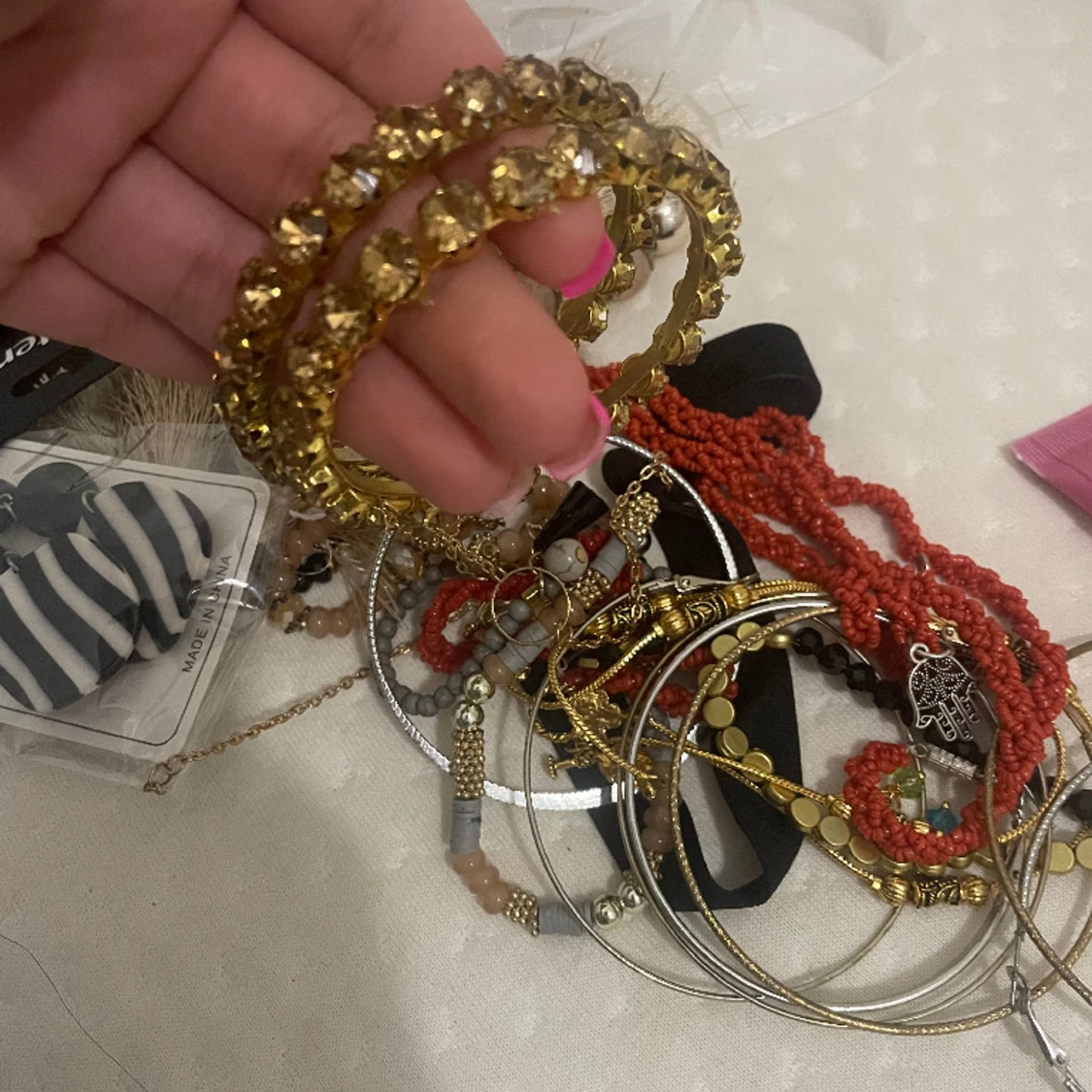 Skänker bort en påse smycken!  - 90