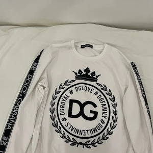 Dolce & Gabbana Tröja - Säljer min knappt använda Dolce & Gabbana.