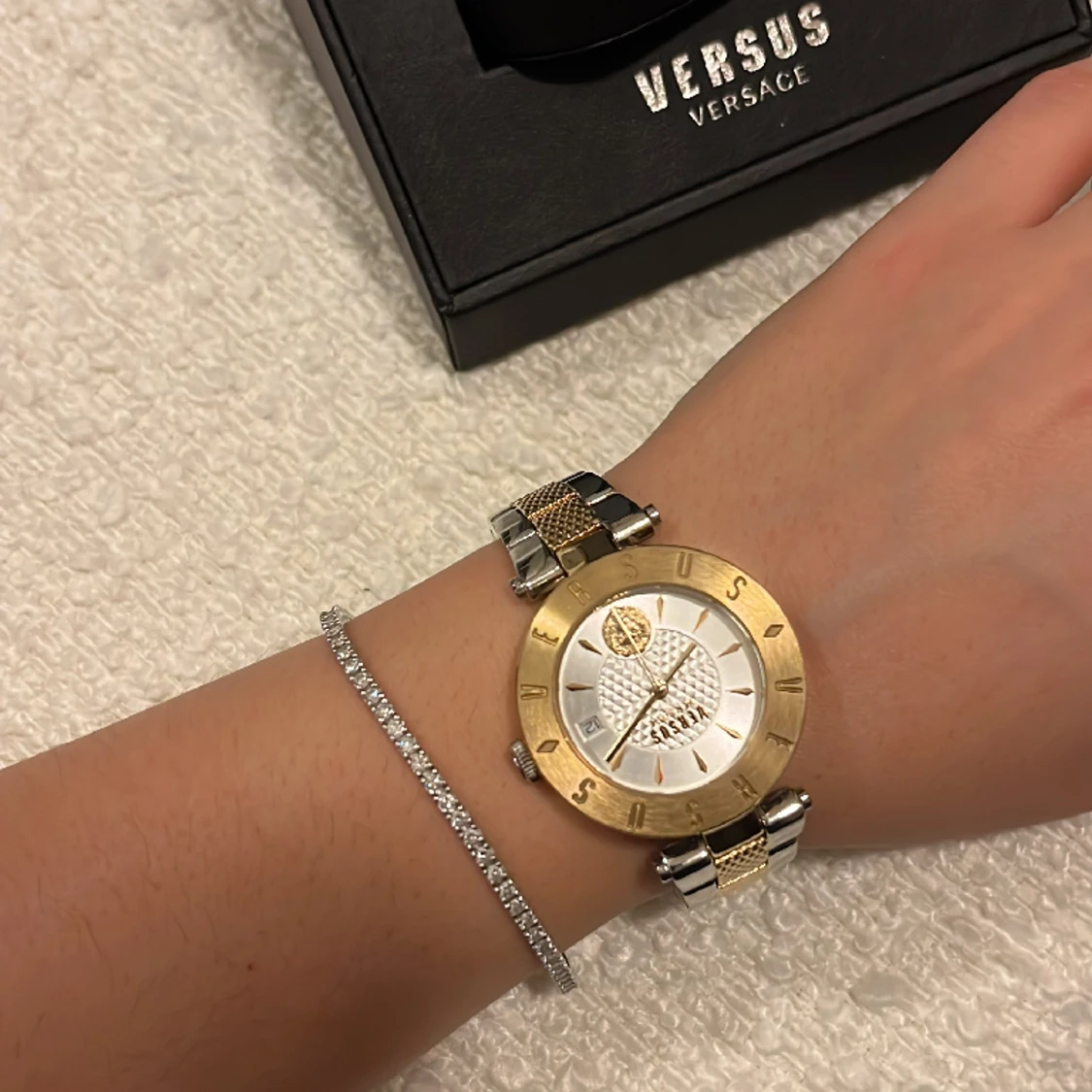 Klocka versace  - 90