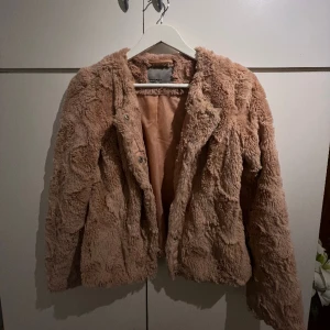 Pälsjacka  - Pälsjacka från Vero moda i superfint skick ✨