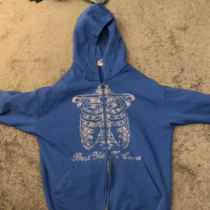 Best yet to Come zip up - Storlek m/s 