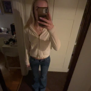 Zip hoodie - Creme vit zip hoodie