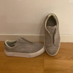 Eytys skor! - Säljer skit snygga eytys! Skick 7,5/10 med små defekter! Skriv för fler frågor och bilder!🫰🏽