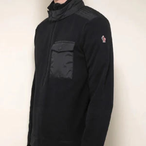Moncler fleece - Moncler Grenoble fleece perfekt för skidresan eller våren, äkthetsbevis finns 