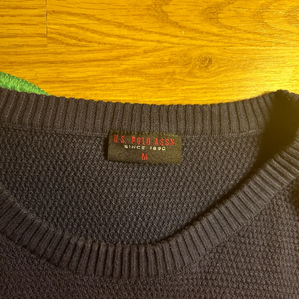 En Us Polo Assn sweatshirt. Super snygg men kommer inte till användning. I storlek M utan några skador (Vet ej om legit). Hoodies.