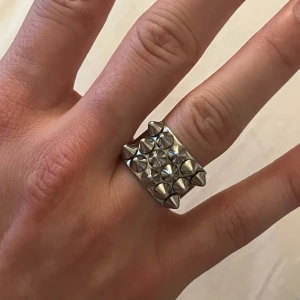 Edblad ring - säljer min killes ring från Edblad! Den är knappt använd