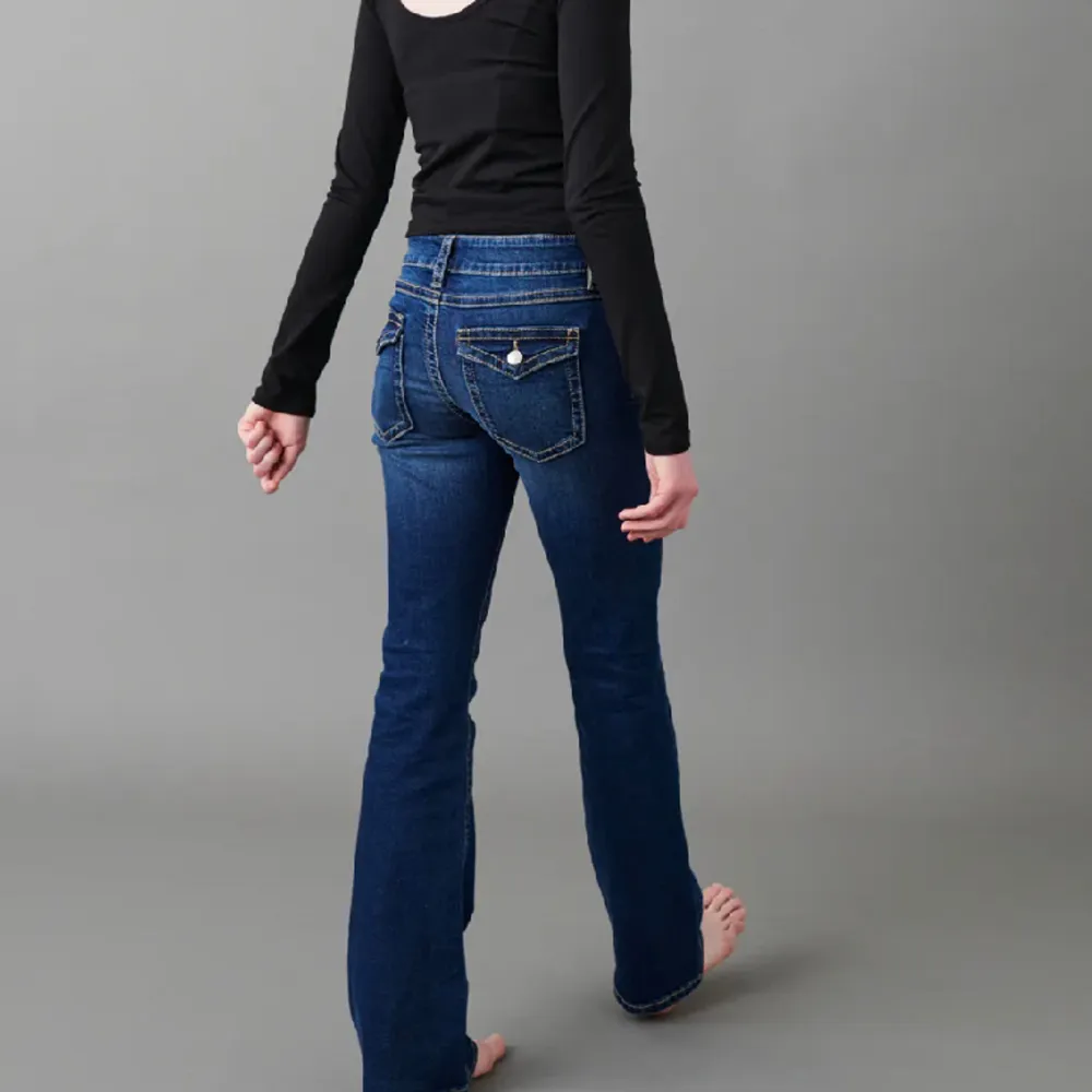 Säljer dessa asss snygga jeans i storlek 152. Ordinarie pris är 349 men säljer för endast 259 kr. Jeansen är aldrig använda och lappen är kvar. Tryck gärna på köp nu!💞💞💓. Jeans & Byxor.