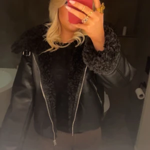 Skinnjacka  - Superfin skinnjacka i storlek M. Knappt använd och ser ut som ny🥰 