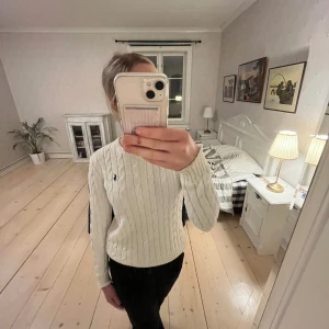 Ralp lauren tröja - Säljer min Ralph lauren tröja, kommer tyvärr inte till någon användning💕