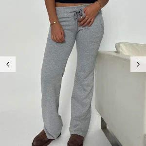 Idalina lowwaist sweatpants  - Säljer dom här super fina lågmidjade mjukisarna från ”Design by Sí”. Säljer pågrund av att jag inte använder. 🩷