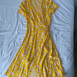 Klänning - Klänning i bra skick💞 Aldrig använd och har inga defekter.  Skriv till mig för fler frågor🫶🏼