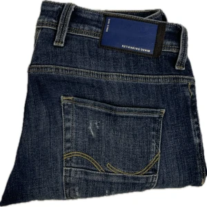 Jack and Jones jeans - Säljer dessa Jack and Jones jeans i bra skick, dessa är i storlek 31W 32L. Nypris 700.