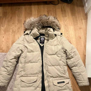Canada Goose jacka  - L/G, helt okej sick