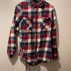 Skjorta - Skjorta från Gina tricot  Storlek s 