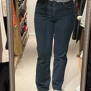 Mörkblåa jeans - Superfina jeans från FRN Jeans. Hittar tyvärr ingen storlek men dem passar mig som är 152cm!