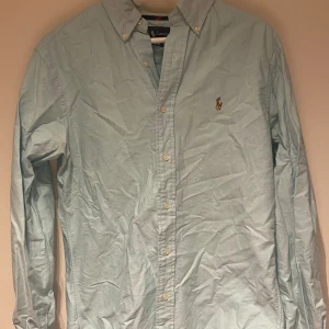 Ralph lauren skjorta  - Ralph lauren skjorta storlek S men passar M köpt i USA. 