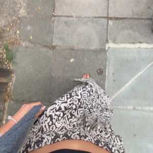 långkjol från zara - Jätte snygg långkjol från zara köpt för 500 kr. Säljer pga den har blivit för kort. Kontakta privat för mer information ❣️❣️