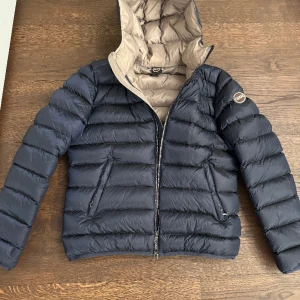 Colmar jacka - Säljer denna fina Colmar jacka i väldigt bra skick, pris kan diskuteras💕💕