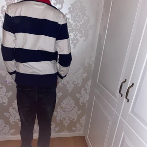 Polo långarmad piké  - Hej säljer nu denna 100% äkta polo tröja pga av att den har inte kommit till andvänding 