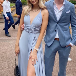 Balklänning - Jättefin balklänning i mycket bra skick! Använd en gång 🫶