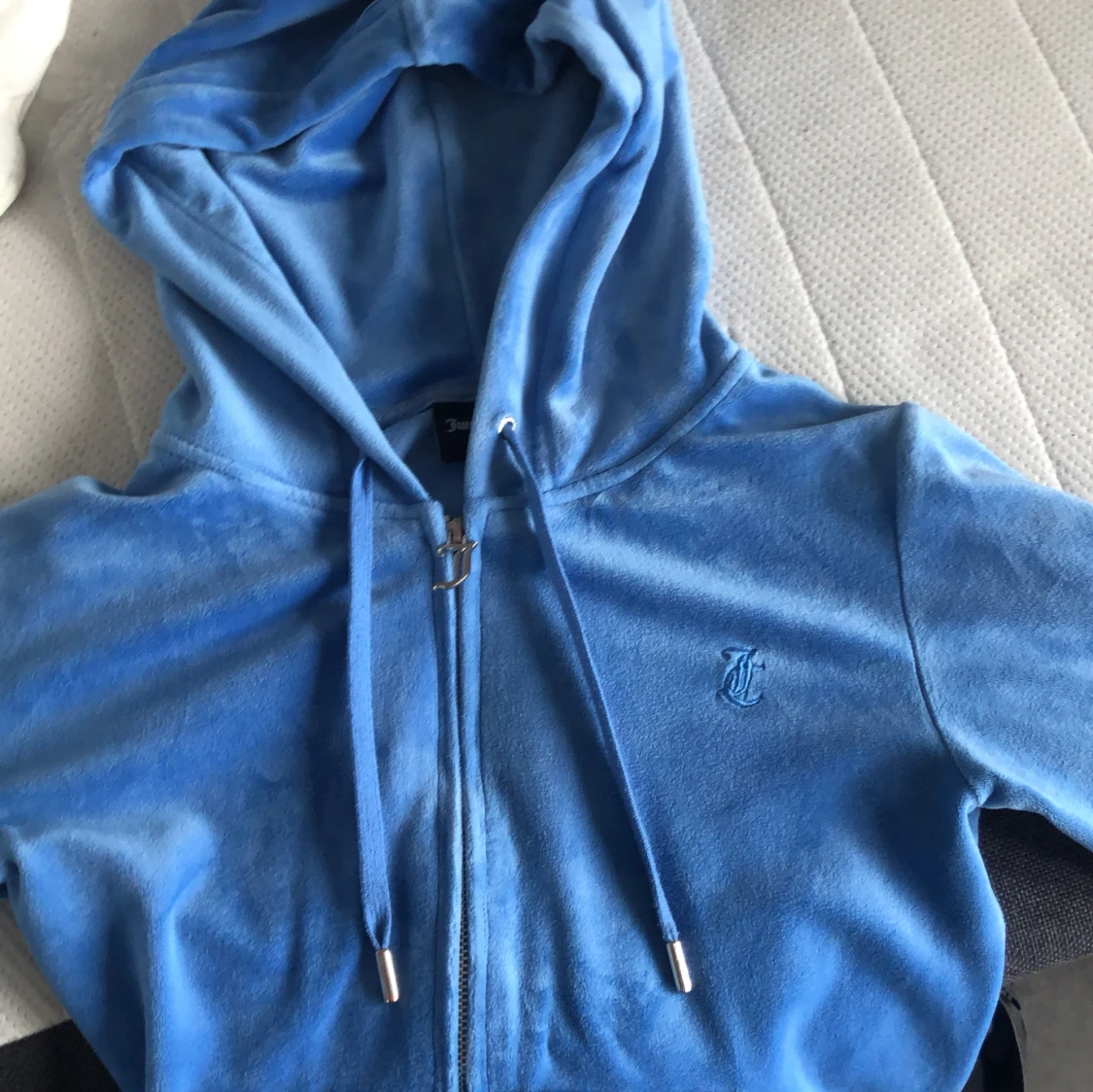 Säljer detta blåa sättet  - 93