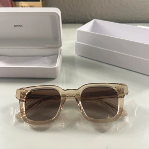 Nya chimis 04 - Helt nya oanvända chimis 04 ecru. Köpta för 1350 och säljs för 900. Säljer då jag vill ha en annan modell. Skriv för fler bilder eller frågor:) Priset kan diskuteras.