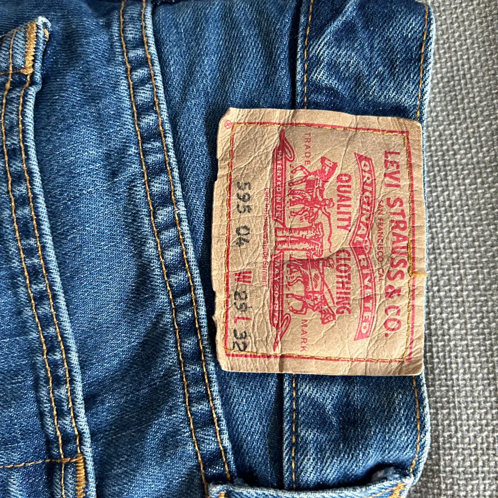Snygga straight fit, lågmidjade jeans från Levis utan några defekter. Säljer då de tyvärr är för små för mig. W29 L30. Jeans & Byxor.
