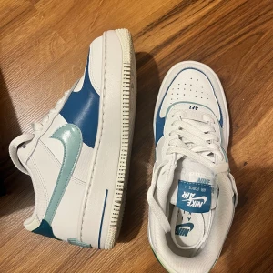 Air force one shadow - Använda en gång! Kommer inte till användning! Kom gärna med bud!