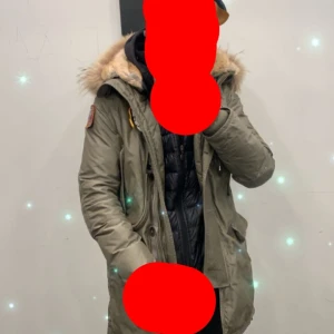 Den e ny jacka - Den är helt ny oanvänd  