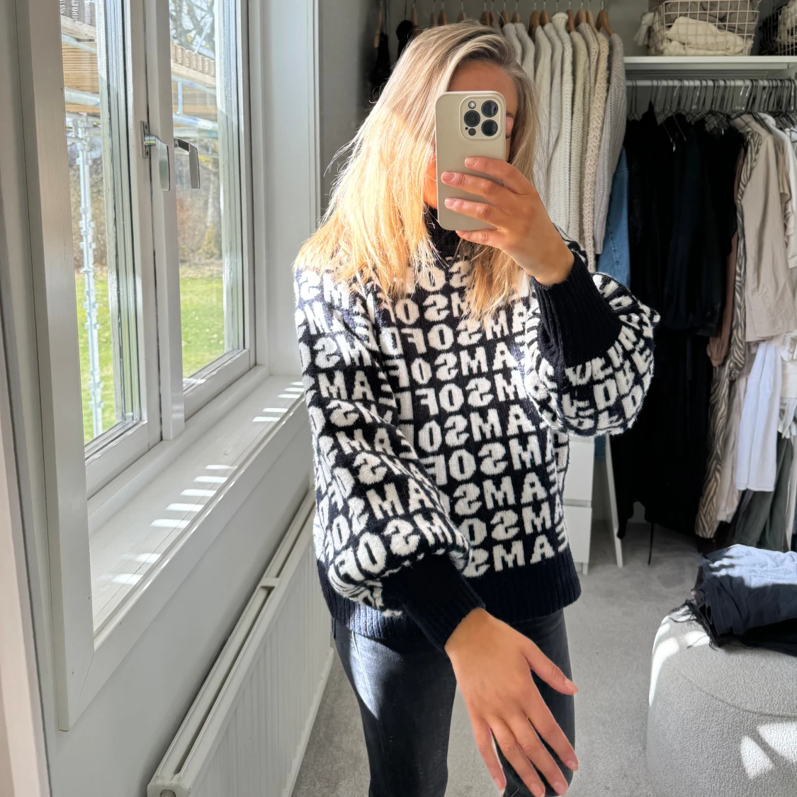 Stickad polotröja H&M storlek S  - 91